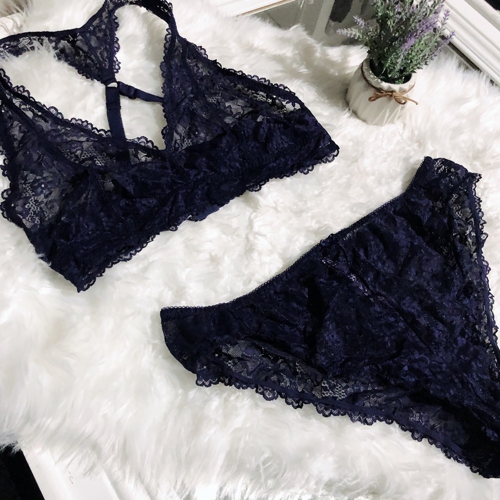 Savage X Fenty Navy Blue Lace 2 Piece Panties and Bralette Set with No Wiring - Picture 2 of 11